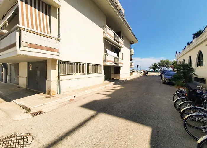 アパート Pineta Fronte Mare - Myho Casa マルティンシクーロ