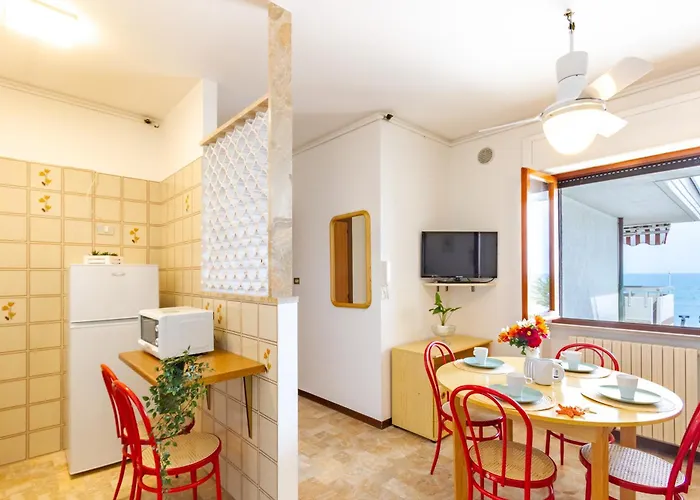 アパート Pineta Fronte Mare - Myho Casa マルティンシクーロ